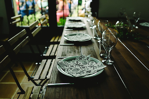 포토 JPG 해외이미지 식기 접시 디자인 음식 백그라운드 포크 유리 탁자 휴가 요리 사람없음 목재 장식 빨간색 초록색 세트 갈색 금속 주방 식당 숟가락 식사 저녁식사 장비 수확 흰색 기구 시골 축하 칼 은색 먹기 메뉴 냅킨 서빙 설정 점심식사 옛날 해외202004 해외포토 나무 컬러 가구 컨셉 농업 재료 모션 재질 수저 상점 파일형식