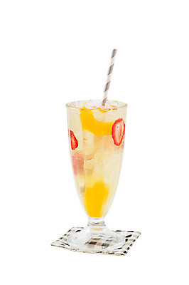 포토 JPG 해외이미지 전통 열매 음료 클리핑패스 음식 백그라운드 과일 유리 딸기 건강 손잡이 요리 사람없음 물 여름 상점 식당 얼음 줄무늬 카페 추위 수확 흰색 신선 칵테일 고명 액체 고급 달콤 맛 상쾌 산딸기 복숭아 밀짚 고립 핸드메이드 스타일 맛있는 해외202004 얼림 해외포토 자연요소 식물 계절 감정 컬러 컨셉 무늬 농업 재질 주류 짚 파일형식