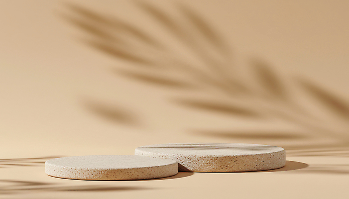 JPG 편집이미지 잎 그림자 사람없음 원형 돌판 베이지색 포디움 편집실사 AI포토 AI콘텐츠 도형 식물 컬러 무대 돌_바위 CG 파일형식