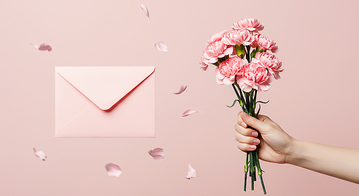 JPG 편집이미지 손 꽃잎 분홍색 편지봉투 사랑 들기 신체부위 마음 어버이날 카네이션 가정의달 편집실사 AI컴퓨터그래픽 AI콘텐츠 기념일 꽃 감정 컬러 모션 봉투 사람 5월 편지 CG 파일형식