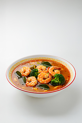 JPG 편집이미지 그릇 잎 새우 사람없음 전통음식 흰색 브로콜리 해산물 국물 똠얌꿍 편집실사 AI포토 AI콘텐츠 식물 전통 식기 음식 컬러 채소 갑각류 CG 태국음식 파일형식