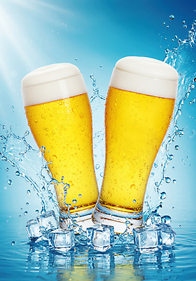 JPG 편집이미지 사람없음 여름 파란색 반사 얼음 수면 시원함 튀는물 맥주잔 맥주거품 편집실사 AI컴퓨터그래픽 AI콘텐츠 자연요소 계절 컬러 술잔 맥주 물 거품 CG 액체표현 스플래쉬 파일형식