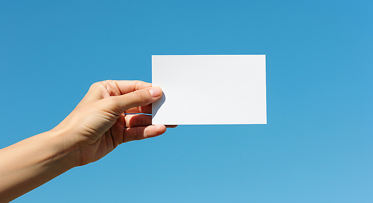 JPG 편집이미지 손 비즈니스 명함 들기 신체부위 파란색 카피스페이스 편집소스 편집실사 AI인물포토 AI콘텐츠 컬러 모션 사람 공백 CG 파일형식 AI포토