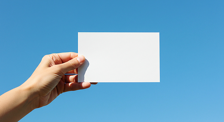 JPG 편집이미지 손 비즈니스 명함 들기 신체부위 파란색 카피스페이스 편집소스 편집실사 AI인물포토 AI콘텐츠 컬러 모션 사람 공백 CG 파일형식 AI포토