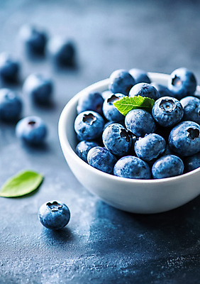 JPG 편집이미지 그릇 잎 사람없음 파란색 신선 블루베리 싱그러움 편집실사 AI포토 AI콘텐츠 식물 식기 컬러 과일 CG 파일형식