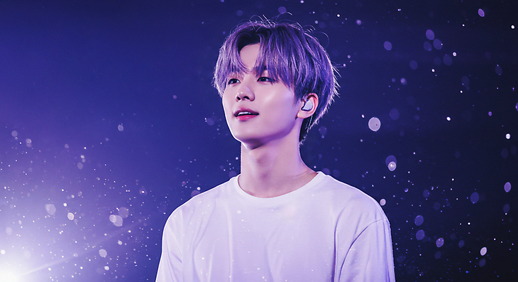 JPG 편집이미지 응시 남자 이어폰 한명 상반신 성인 빛 뷰티 공연 가수 무대 보케 스타 아이돌 케이팝 의료성형뷰티 성인남자한명만 편집실사 AI인물포토 AI콘텐츠 1 시선 음악 음향기기 사람 이벤트 음악가 CG 연예인 남자한명만 성인남자만 파일형식 AI포토