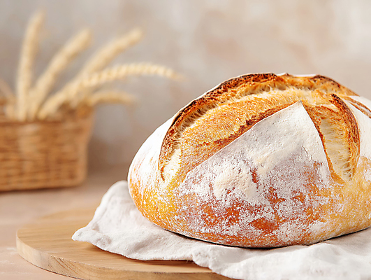 JPG 편집이미지 식탁 사람없음 바구니 밀 천 나무도마 베이지색 맛있는 사워도우 편집실사 AI포토 AI콘텐츠 빵 컬러 탁자 곡류 도마 목재 직물 CG 파일형식