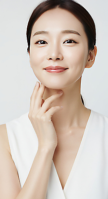 JPG 편집이미지 여자 한명 미소 상반신 성인 뷰티 만지기 피부관리 스킨케어 청순 의료성형뷰티 성인여자한명만 편집실사 AI인물포토 AI콘텐츠 1 컨셉 모션 표정 사람 CG 여자한명만 성인여자만 파일형식 AI포토