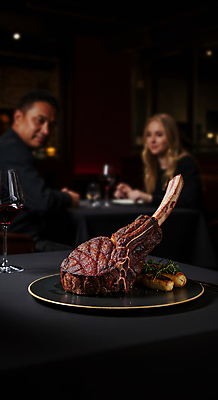 JPG 편집이미지 접시 여자 남자 와인잔 스테이크 성인 두명 레스토랑 와인 검은색 식사 어둠 소고기 굽기 로즈메리 구운감자 성인만 토마호크 편집실사 AI인물포토 AI콘텐츠 식기 컬러 술잔 감자 주류 서양음식 육류 사람 식당 구이 허브 CG 파일형식 AI포토