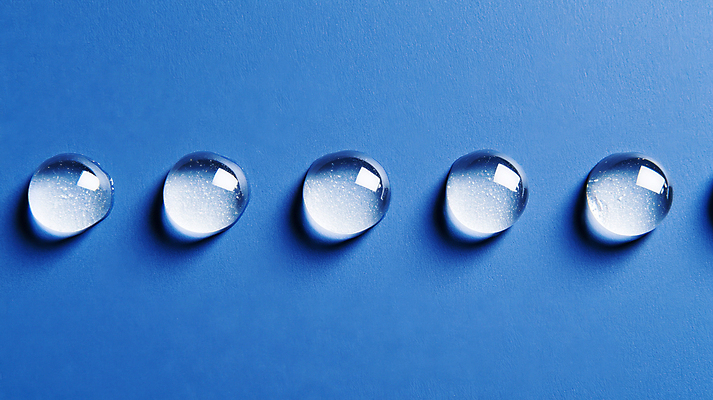 JPG 편집이미지 사람없음 물 파란색 물방울 투명 편집실사 AI포토 AI콘텐츠 자연요소 컬러 CG 파일형식