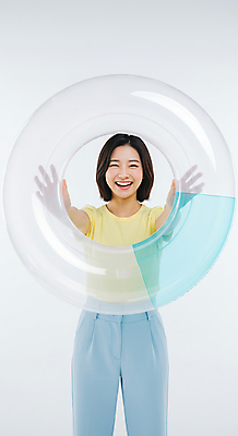 JPG 편집이미지 여자 한명 미소 들기 성인 튜브 의료성형뷰티 성인여자한명만 편집실사 IC뷰티큐레이션 AI인물포토 AI콘텐츠 1 모션 표정 사람 CG 여자한명만 성인여자만 파일형식 AI포토