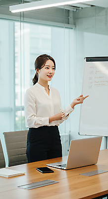 JPG 편집이미지 여자 의자 창문 탁자 회의 전등 한명 미소 정장 성인 노트북 스마트폰 공책 가리킴 비즈니스우먼 발표 회의실 화이트보드 의료성형뷰티 성인여자한명만 편집실사 AI인물포토 AI콘텐츠 1 옷 가구 비즈니스 문구용품 조명 표정 사람 손짓 전자제품 핸드폰 스마트기기 직장인 CG 여자한명만 성인여자만 파일형식 AI포토