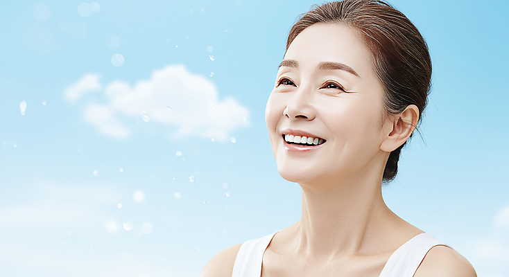 JPG 편집이미지 여자 40대 중년 한명 미소 상반신 뷰티 피부관리 스킨케어 의료성형뷰티 중년여자한명만 피부건강 편집실사 AI인물포토 AI콘텐츠 1 표정 건강 사람 성인 CG 여자한명만 중년여자만 파일형식 AI포토