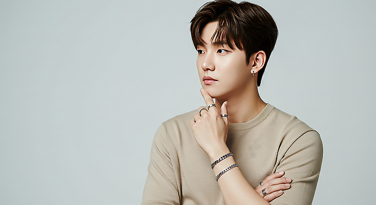 JPG 스튜디오촬영 편집이미지 헤어스타일 남자 감정 한명 상반신 20대 성인 캐주얼 빛 햇빛 흰색 자신감 편안함 모던 심플 긍정 의료성형뷰티 성인남자한명만 편집실사 AI인물포토 AI콘텐츠 1 옷 컬러 컨셉 실내 사람 청년 태양 감각 CG 남자한명만 성인남자만 파일형식 AI포토