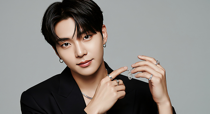 JPG 편집이미지 남자 한명 미소 손짓 뷰티 검은색 자신감 모던 의료성형뷰티 편집실사 AI인물포토 AI콘텐츠 1 감정 컬러 모션 표정 사람 CG 파일형식 AI포토