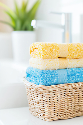 JPG 식물 편집이미지 화분 사람없음 수건 바구니 깨끗함 청결 세면대 수도꼭지 화장실 편집실사 AI포토 AI콘텐츠 컨셉 위생용품 위생 CG 파일형식