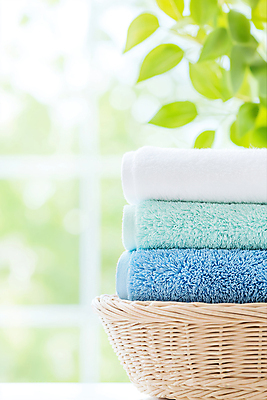 JPG 편집이미지 창문 나뭇잎 사람없음 수건 햇빛 바구니 깨끗함 청결 편집실사 AI포토 AI콘텐츠 컨셉 잎 위생용품 태양 위생 CG 파일형식