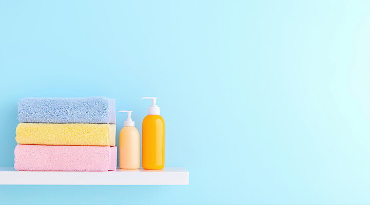 JPG 편집이미지 하늘색 선반 사람없음 수건 위생용품 깨끗함 청결 편집실사 AI포토 AI콘텐츠 가구 생활용품 컨셉 파란색 위생 CG 파일형식