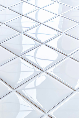 JPG 편집이미지 사람없음 깨끗함 청결 흰색 화장실 광 타일바닥 편집실사 AI포토 AI콘텐츠 컬러 컨셉 바닥 위생 CG 파일형식