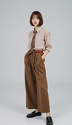 JPG 모델 편집이미지 여자 포즈 넥타이 한명 서기 정장 성인 갈색 단발머리 매니시룩 주머니손 정장구두 의료성형뷰티 성인여자한명만 편집실사 AI인물포토 AI콘텐츠 1 헤어스타일 잡화 옷 구두 컬러 모션 사람 매니시 CG 여자한명만 성인여자만 파일형식 AI포토