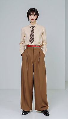 JPG 모델 편집이미지 여자 포즈 넥타이 한명 서기 정장 성인 갈색 단발머리 매니시룩 주머니손 정장구두 의료성형뷰티 성인여자한명만 편집실사 AI인물포토 AI콘텐츠 1 헤어스타일 잡화 옷 구두 컬러 모션 사람 매니시 CG 여자한명만 성인여자만 파일형식 AI포토