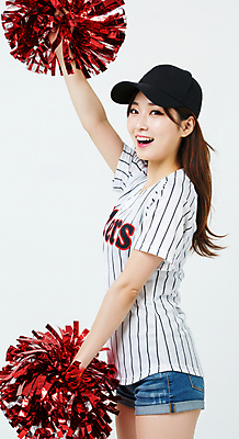 JPG 편집이미지 여자 유니폼 응원 한명 미소 들기 상반신 성인 응원수술 캡모자 의료성형뷰티 성인여자한명만 편집실사 AI인물포토 AI콘텐츠 모자_잡화 1 옷 모션 표정 사람 응원용품 CG 여자한명만 성인여자만 파일형식 AI포토