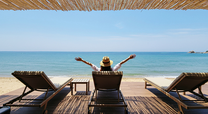 JPG 편집이미지 여자 행복 여유 해외여행 한명 앉기 성인 해변 뒷모습 햇빛 만세 낭만 선베드 밀짚모자 감성 혼자 성인여자한명만 수평선 혼행 편집실사 AI인물포토 AI콘텐츠 모자_잡화 1 해외 감정 바다 뷰포인트 여행 컨셉 의자 모션 사람 태양 CG 신조어 약어 여자한명만 성인여자만 파일형식 AI포토