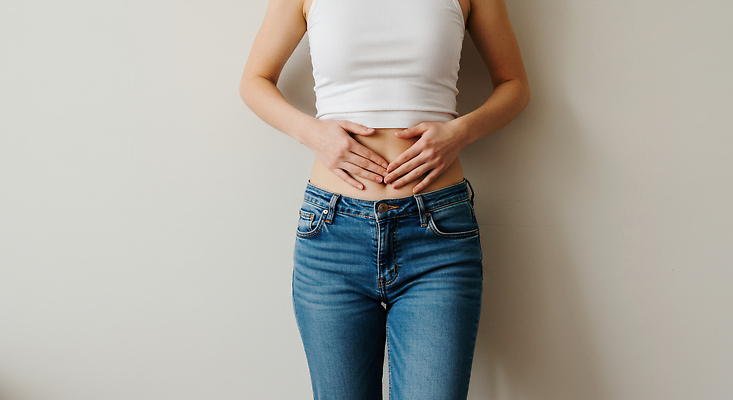 JPG 편집이미지 여자 몸매관리 한명 성인 건강관리 기댐 손모으기 복부비만 감싸기 복부 의료성형뷰티 체형관리 성인여자한명만 편집실사 AI인물포토 AI콘텐츠 1 다이어트 모션 건강 관리 사람 손짓 신체부위 비만 CG 여자한명만 성인여자만 파일형식 AI포토