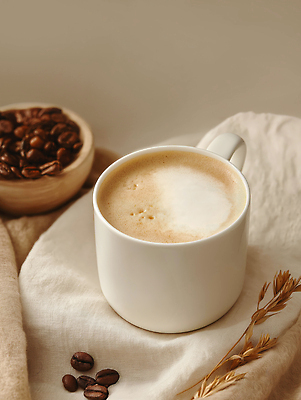 JPG 편집이미지 사람없음 원두 커피잔 밀 천 라떼 베이지색 우유거품 편집실사 AI포토 AI콘텐츠 커피 컬러 잔 곡류 거품 직물 CG 파일형식