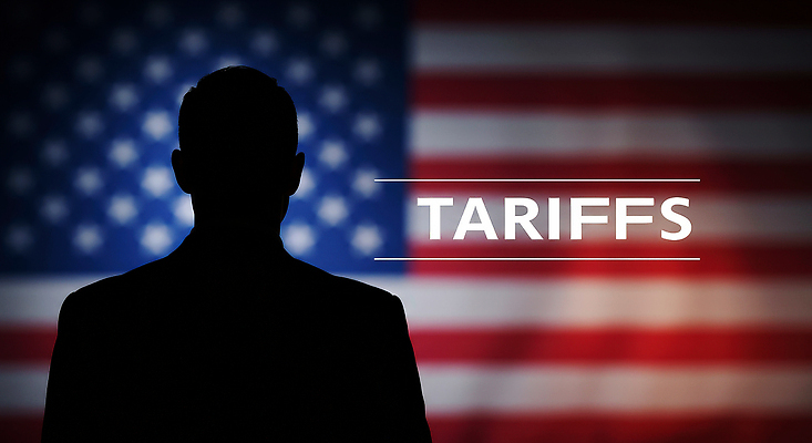 JPG 편집이미지 남자 실루엣 비즈니스 한명 성인 경제 검은색 미국 성조기 위험 사회이슈 무역 전쟁 성인남자한명만 관세 무역전쟁 세관 편집실사 IC큐레이션 AI컴퓨터그래픽 AI콘텐츠 1 산업 컬러 컨셉 북아메리카 촬영기법 사람 국기 CG 세금 남자한명만 성인남자만 파일형식 관세청