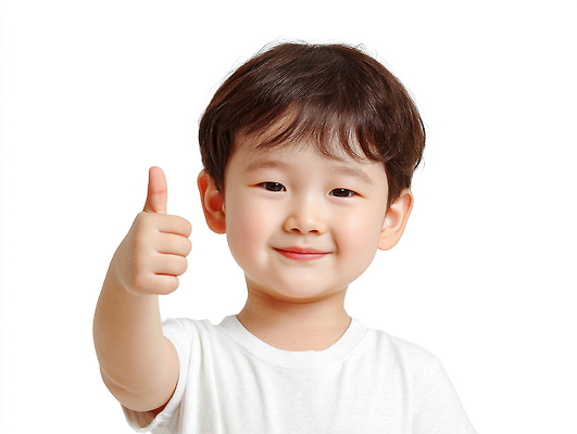 JPG 편집이미지 남자 어린이 한명 웃음 소년 상반신 앞모습 희망 최고 선택 추천 따봉 의료성형뷰티 좋음 소년한명만 편집실사 AI인물포토 AI콘텐츠 1 감정 뷰포인트 컨셉 표정 사람 CG 남자한명만 소년만 파일형식 AI포토