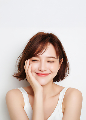 JPG 모델 편집이미지 여자 한명 미소 상반신 성인 뷰티 눈감음 단발머리 헤어관리 꽃받침 뷰티풀 의료성형뷰티 성인여자한명만 편집실사 AI인물포토 AI콘텐츠 1 헤어스타일 모션 표정 사람 손짓 CG 여자한명만 성인여자만 파일형식 AI포토