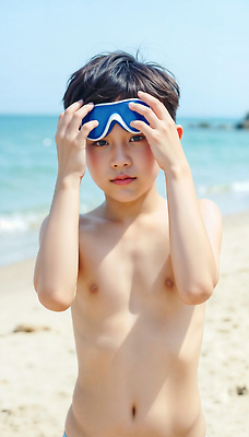 JPG 편집이미지 남자 어린이 바다 고글 밝음 한명 웃음 소년 야외 캐주얼 여름 에너지 자유 탐험 관찰 즐거움 활기 의료성형뷰티 소년한명만 편집실사 AI인물포토 AI콘텐츠 1 옷 계절 감정 컨셉 모션 표정 사람 CG 남자한명만 소년만 파일형식 AI포토