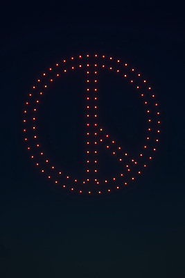 JPG 편집이미지 야경 밤하늘 사람없음 빛 검은색 축제 투표 드론 기표문양 대통령선거 편집실사 AI포토 AI콘텐츠 문양 컬러 하늘 야간 선거 CG 파일형식 풍경_경치