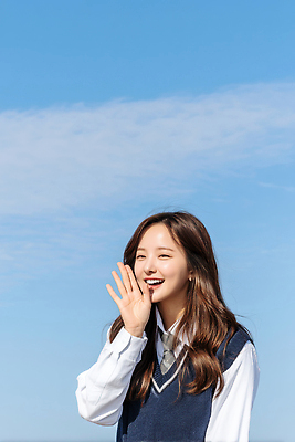 JPG 편집이미지 여학생 여자 행복 교복 청소년 하늘 한명 웃음 상반신 야외 스쿨라이프 손들기 외침 의료성형뷰티 십대여자한명만 편집실사 AI인물포토 AI콘텐츠 1 학생 라이프스타일 옷 감정 학교 모션 표정 사람 소리 CG 여자한명만 십대여자만 파일형식 AI포토