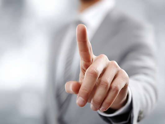 JPG 편집이미지 손 한명 사람 터치 가리킴 비즈니스맨 의료성형뷰티 편집실사 AI인물포토 AI콘텐츠 1 남자 비즈니스 손짓 신체부위 직장인 CG 파일형식 AI포토