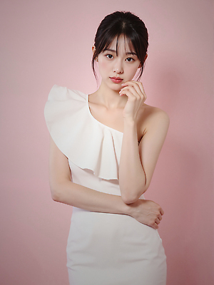 JPG 편집이미지 원피스 여자 분홍색 포즈 한명 성인 뷰티 뷰티풀 의료성형뷰티 성인여자한명만 세련 편집실사 AI인물포토 AI콘텐츠 1 옷 컬러 사람 CG 여자한명만 성인여자만 파일형식 AI포토