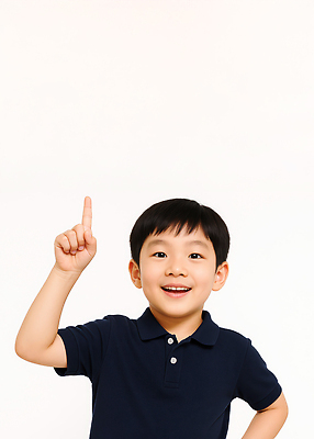 JPG 편집이미지 남자 어린이 포즈 한명 미소 소년 상반신 가리킴 개구쟁이 의료성형뷰티 소년한명만 편집실사 AI인물포토 AI콘텐츠 1 표정 사람 손짓 CG 남자한명만 소년만 파일형식 AI포토