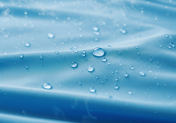 JPG 편집이미지 사람없음 물 파란색 이불 물방울 주름 이슬 시원함 천 편집실사 AI포토 AI콘텐츠 자연요소 컬러 침구 직물 CG 파일형식