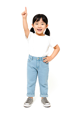 JPG 전신 편집이미지 여자 어린이 허리손 한명 미소 소녀 손들기 가리킴 의료성형뷰티 소녀한명만 편집실사 AI인물포토 AI콘텐츠 1 포즈 모션 표정 사람 손짓 CG 여자한명만 소녀만 파일형식 AI포토
