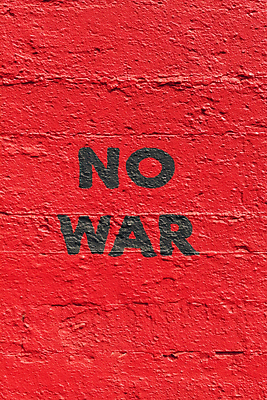 JPG 편집이미지 벽 사람없음 빨간색 그래피티 전쟁 반대 편집실사 AI포토 AI콘텐츠 컬러 낙서 CG 그림 파일형식