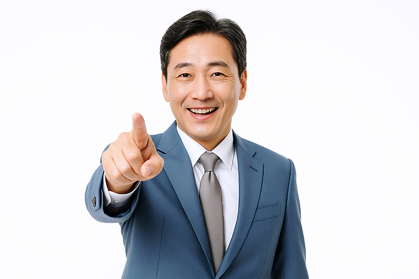 JPG 편집이미지 남자 중년 포즈 한명 미소 정장 상반신 가리킴 비즈니스맨 의료성형뷰티 중년남자한명만 편집실사 AI인물포토 AI콘텐츠 1 옷 비즈니스 표정 사람 손짓 성인 직장인 CG 남자한명만 중년남자만 파일형식 AI포토