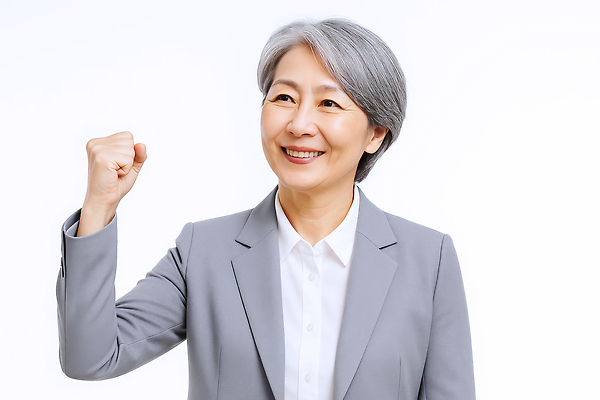 JPG 편집이미지 여자 중년 포즈 한명 미소 정장 상반신 손들기 파이팅 비즈니스우먼 의료성형뷰티 중년여자한명만 편집실사 AI인물포토 AI콘텐츠 1 옷 비즈니스 모션 표정 사람 성인 직장인 CG 여자한명만 중년여자만 파일형식 AI포토