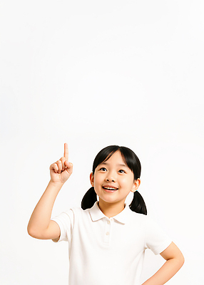 JPG 모델 편집이미지 여자 어린이 허리손 포즈 한명 미소 소녀 상반신 가리킴 의료성형뷰티 소녀한명만 편집실사 AI인물포토 AI콘텐츠 1 표정 사람 손짓 CG 여자한명만 소녀만 파일형식 AI포토