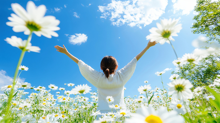 JPG 나무 구름 편집이미지 여자 행복 감정 로우앵글 여행 꽃밭 자연 하늘 팔벌리기 한명 야외 뒷모습 여름휴가 평화 맑음 만세 자유 즐거움 데이지 감성 화창 의료성형뷰티 편집실사 AI포토 AI콘텐츠 자연요소 식물 1 꽃 뷰포인트 컨셉 모션 날씨 휴가 사람 CG 생태계 파일형식 여름_계절