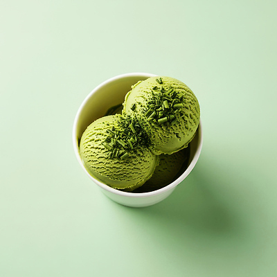 JPG 편집이미지 사람없음 컵 초록색 여름 달콤 맛 차가움 시원함 녹차 녹차아이스크림 편집실사 AI포토 AI콘텐츠 식기 계절 컬러 컨셉 아이스크림 차_음료 CG 파일형식