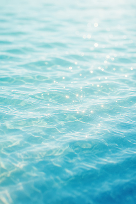 JPG 편집이미지 바다 하늘색 자연 풍경 사람없음 여름 빛 반짝임 햇빛 고요 수면 편안함 감성 잔물결 윤슬 청량 편집실사 AI포토 AI콘텐츠 계절 물결 컨셉 모션 물 파란색 태양 감각 CG 생태계 파일형식