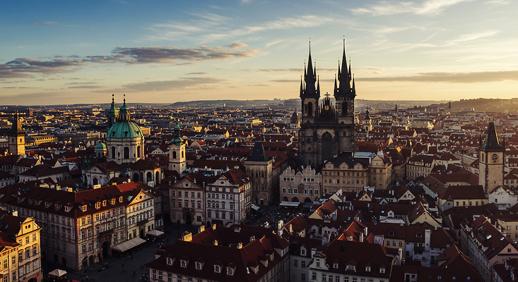 JPG 편집이미지 유럽 문화 여행 하늘 지붕 거리 풍경 건물 황혼 도시 프라하 뷰티풀 전경 편집실사 AI포토 AI콘텐츠 건축물 나라 일몰 CG 체코 파일형식 탑뷰