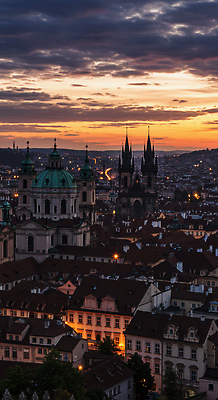 JPG 구름 편집이미지 건축물 여행 하늘 조명 거리 풍경 태양 황혼 도시 저녁 프라하 첨탑 뷰티풀 편집실사 AI포토 AI콘텐츠 자연요소 건축 탑 일몰 야간 CG 체코 파일형식