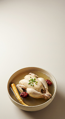 JPG 편집이미지 전통 한식 음식 한국 건강 요리 사람없음 식사 닭고기 고명 인삼 맛 대추 찜닭 특별함 편집실사 AI포토 AI콘텐츠 아시아 컨셉 육류 삼 CG 닭고기요리 파일형식